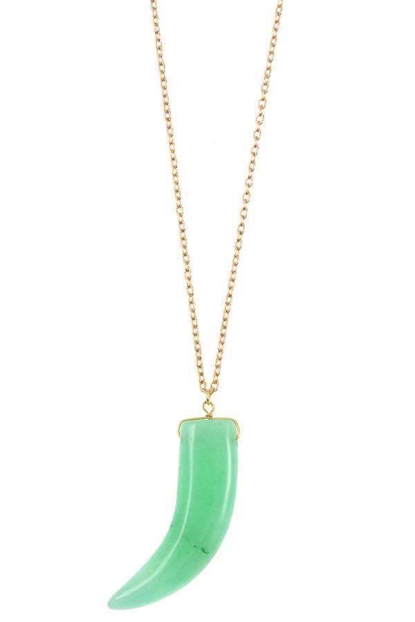 Elongated single horn pendant necklace